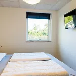 Semesterbostad Luxurious Retreat In Henne Strand-by Traum *