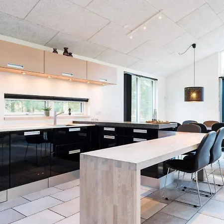 Luxurious Retreat In Henne Strand-by Traum Holiday home