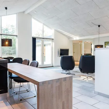 Luxurious Retreat In Henne Strand-by Traum *