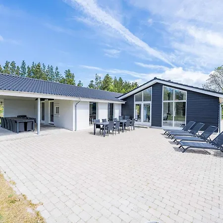 Semesterbostad Luxurious Retreat In Henne Strand-by Traum