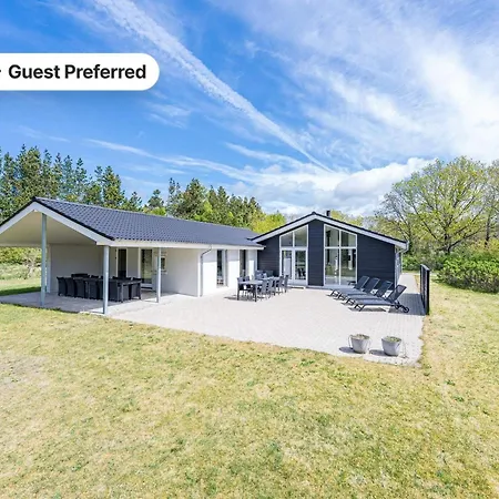 Semesterbostad Luxurious Retreat In Henne Strand-by Traum *